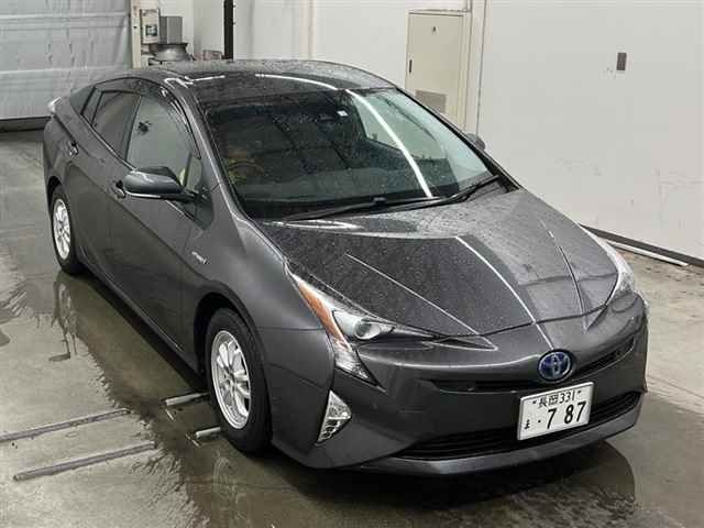 75132 Toyota Prius ZVW55 2016 г. (MIRIVE Saitama)