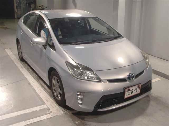 8001 Toyota Prius ZVW30 2013 г. (JU Tokyo)