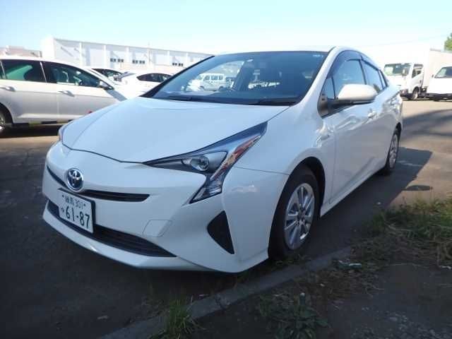 82 Toyota Prius ZVW50 2016 г. (ORIX Atsugi Nyusatsu)