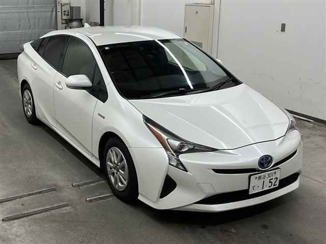 85062 Toyota Prius ZVW50 2015 г. (MIRIVE Saitama)