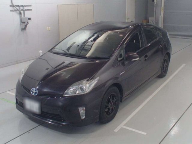 90352 Toyota Prius ZVW30 2013 г. (CAA Chubu)