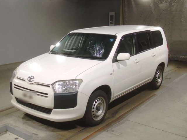 62078 Toyota Probox NCP165V 2015 г. (TAA Kinki)