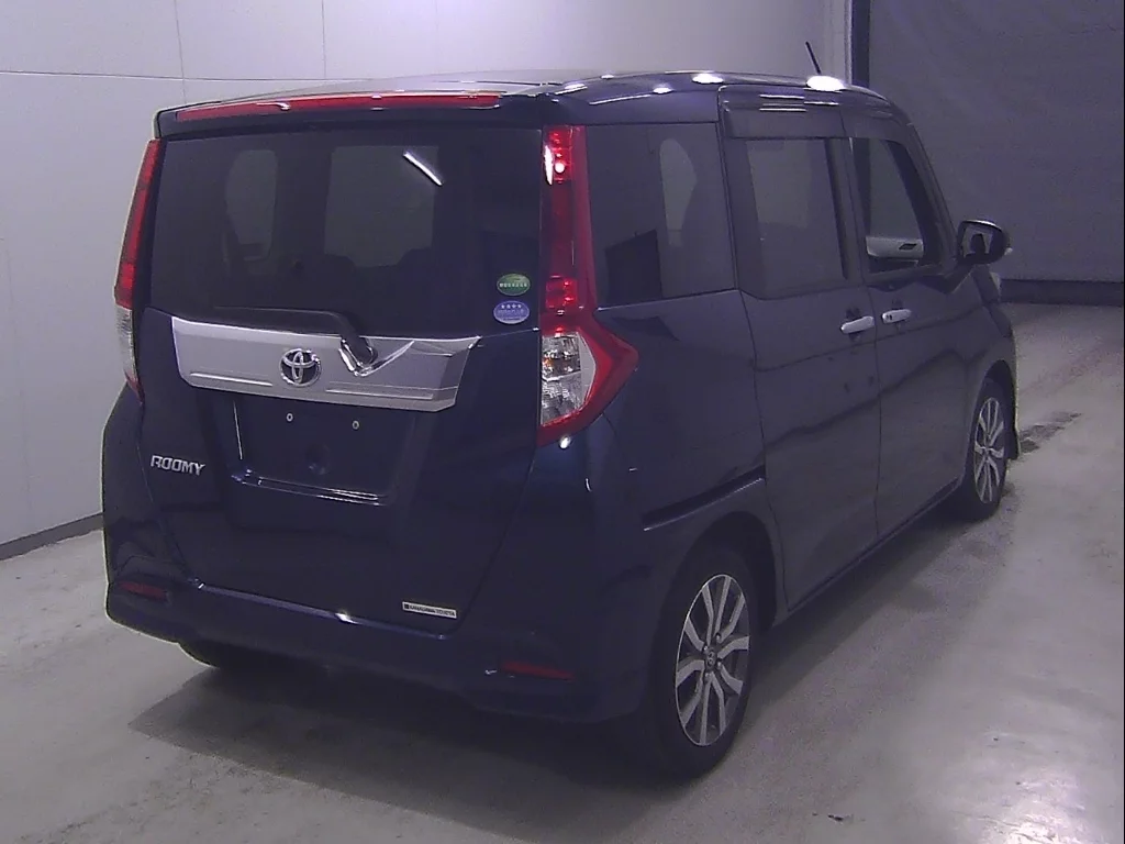 Toyota Roomy M900A 2019