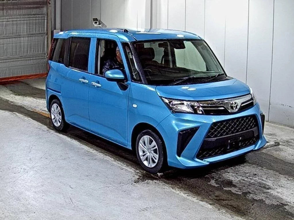 Toyota Roomy M900A 2023