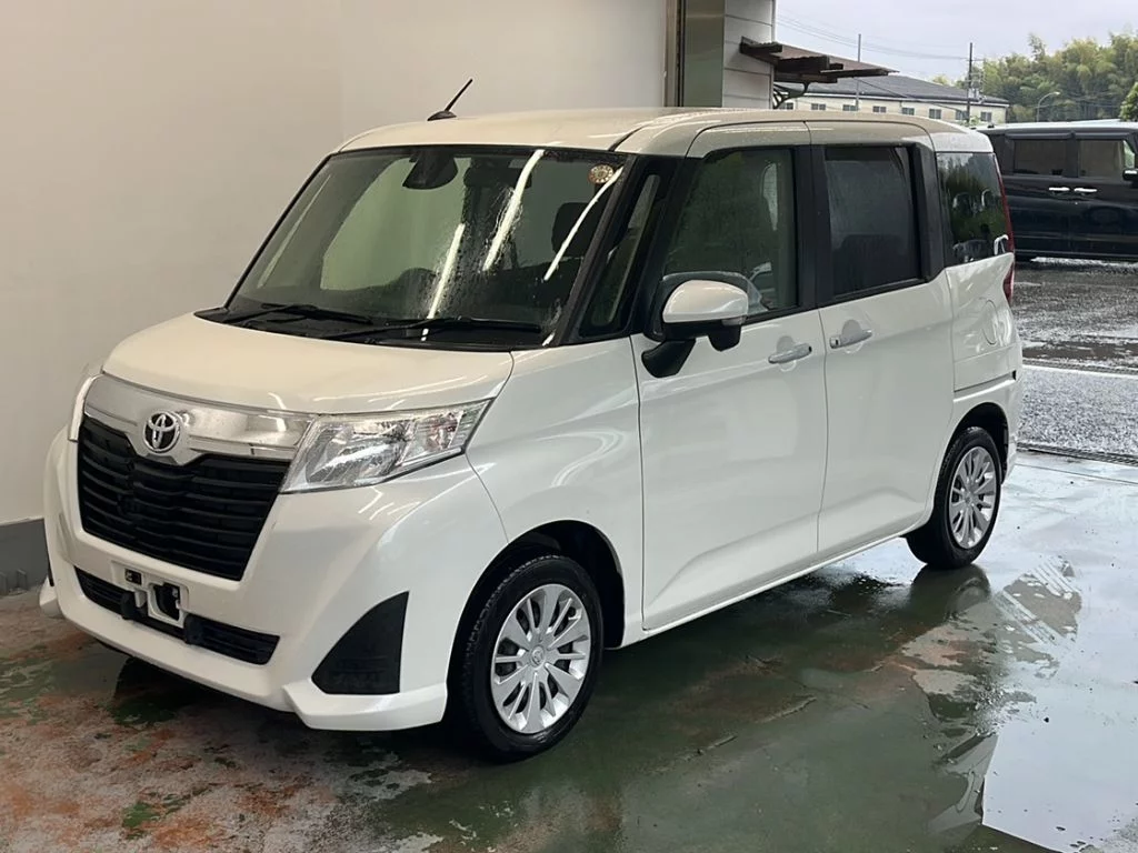 Toyota Roomy M900A 2018