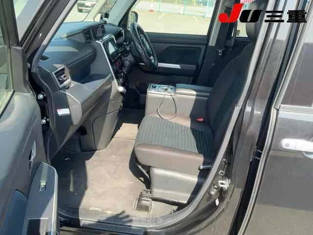 Toyota Roomy M900A 2021