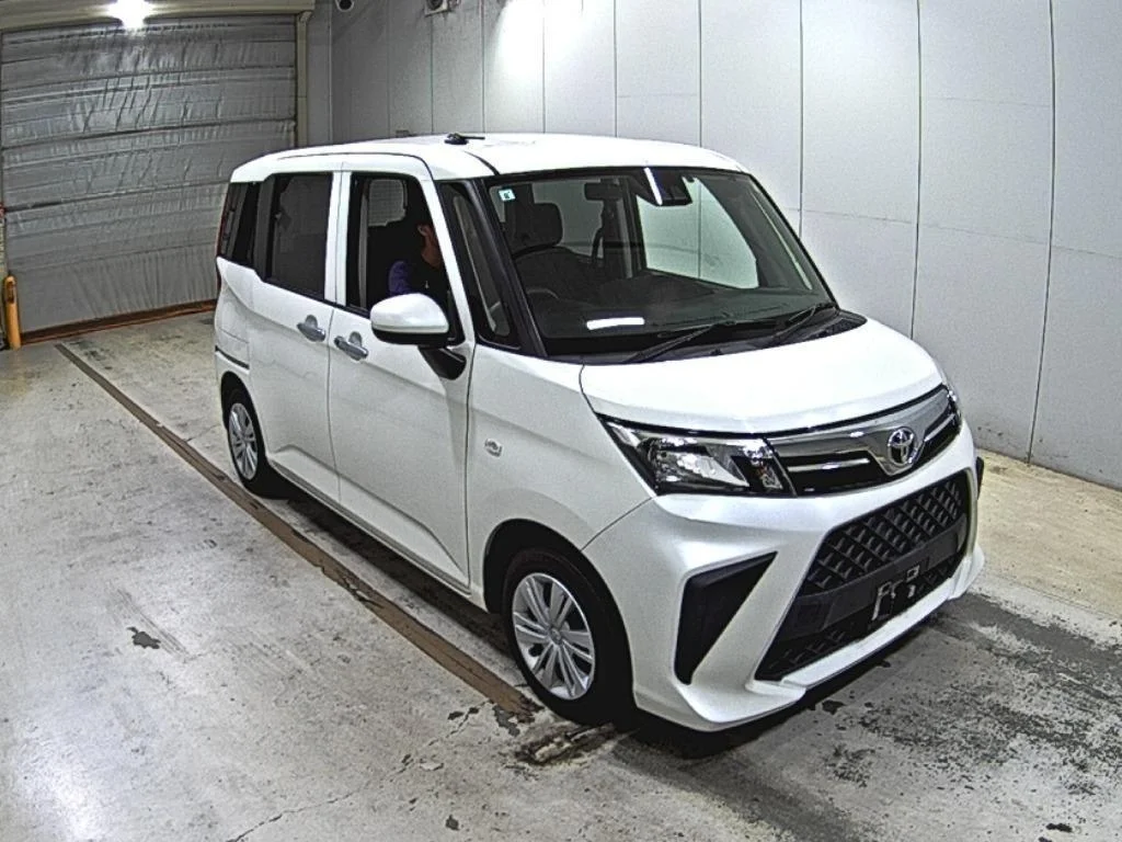 Toyota Roomy M900A 2021