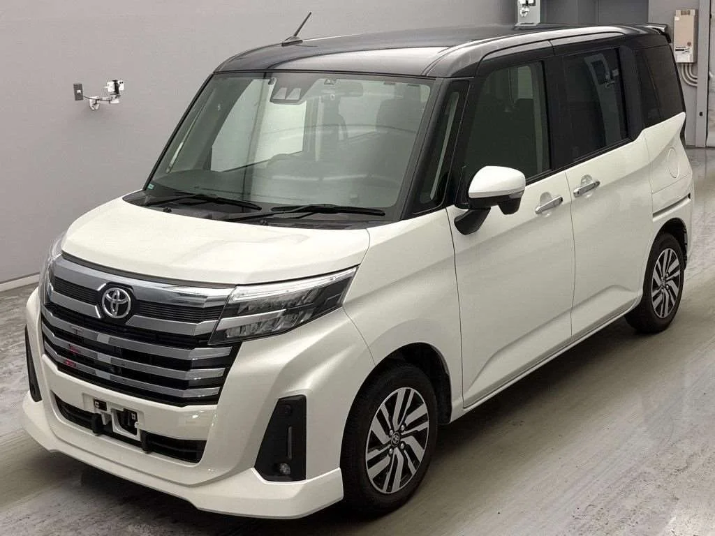 Toyota Roomy M900A 2021