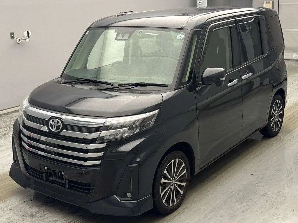 Toyota Roomy M900A 2022