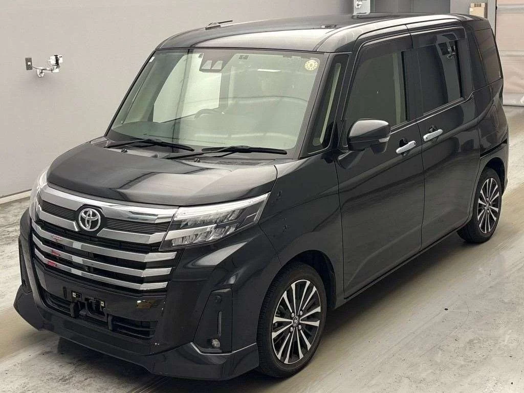 Toyota Roomy M900A 2022
