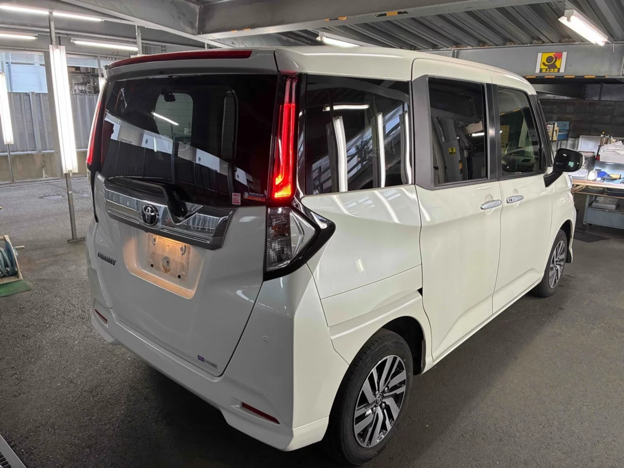 Toyota Roomy M900A 2021