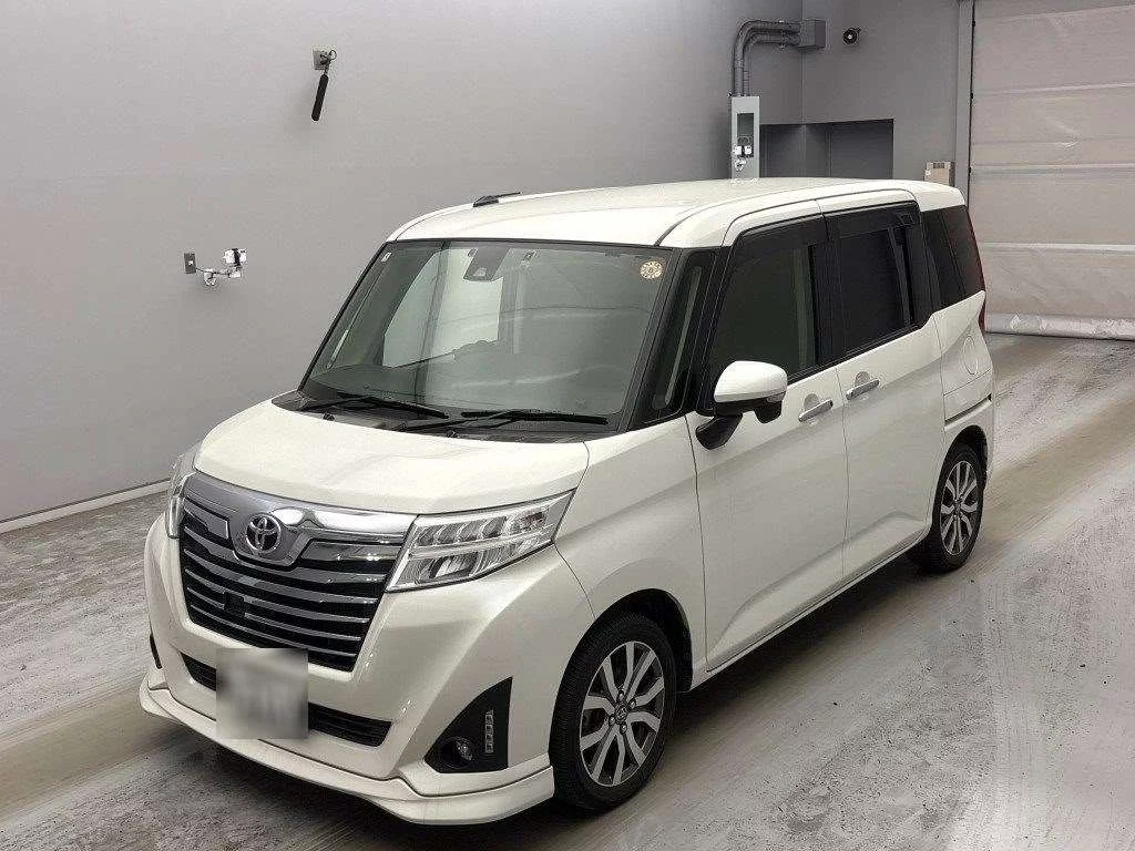 Toyota Roomy M900A 2018