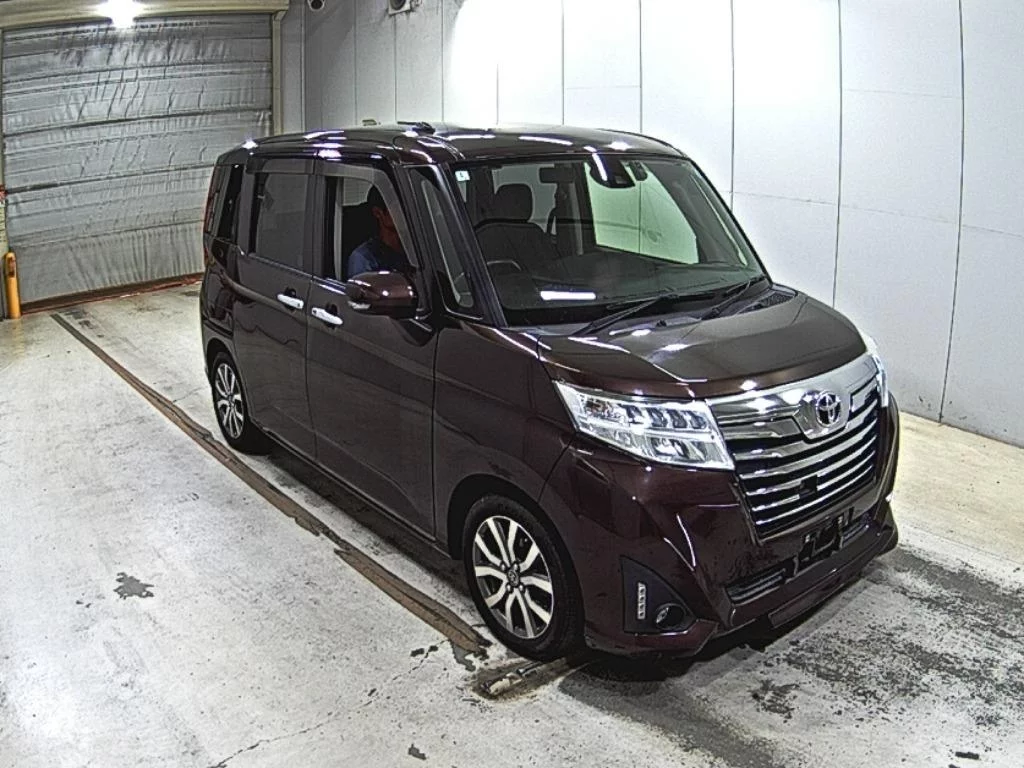Toyota Roomy M900A 2018