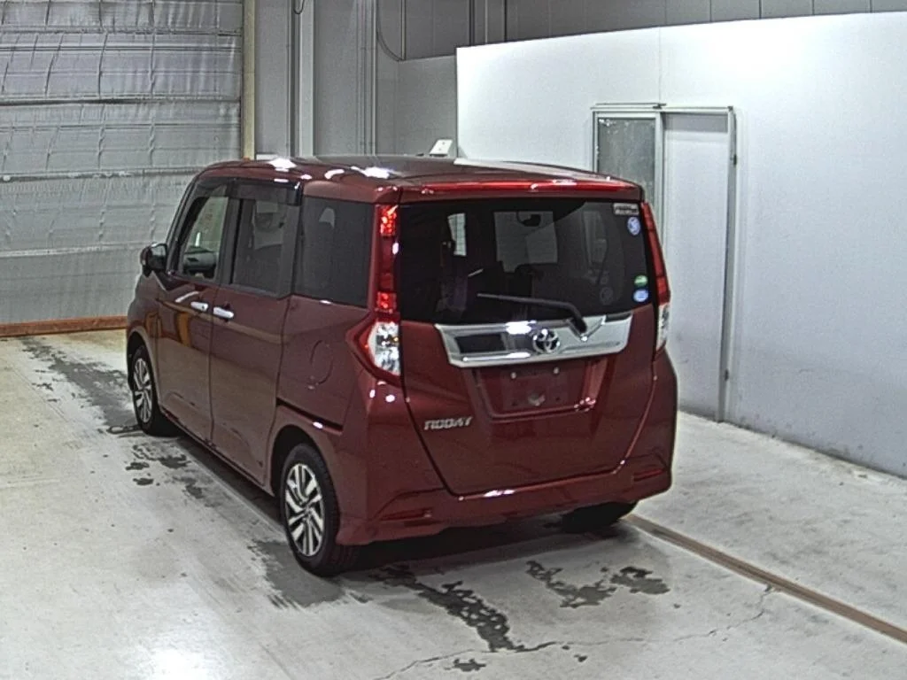 Toyota Roomy M900A 2019