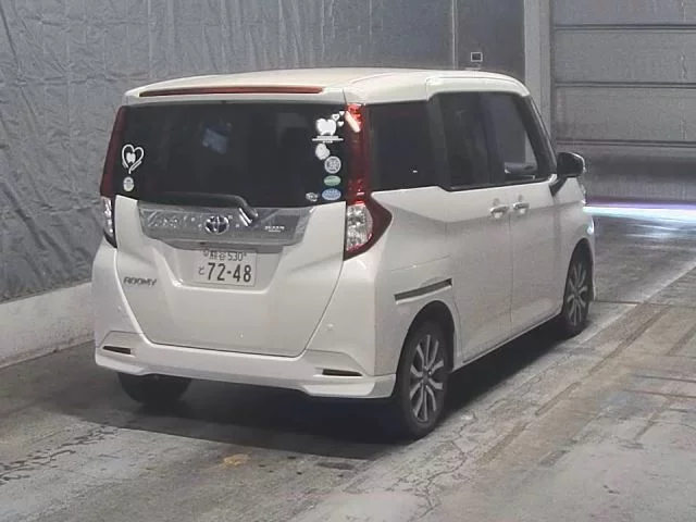 Toyota Roomy M900A 2018