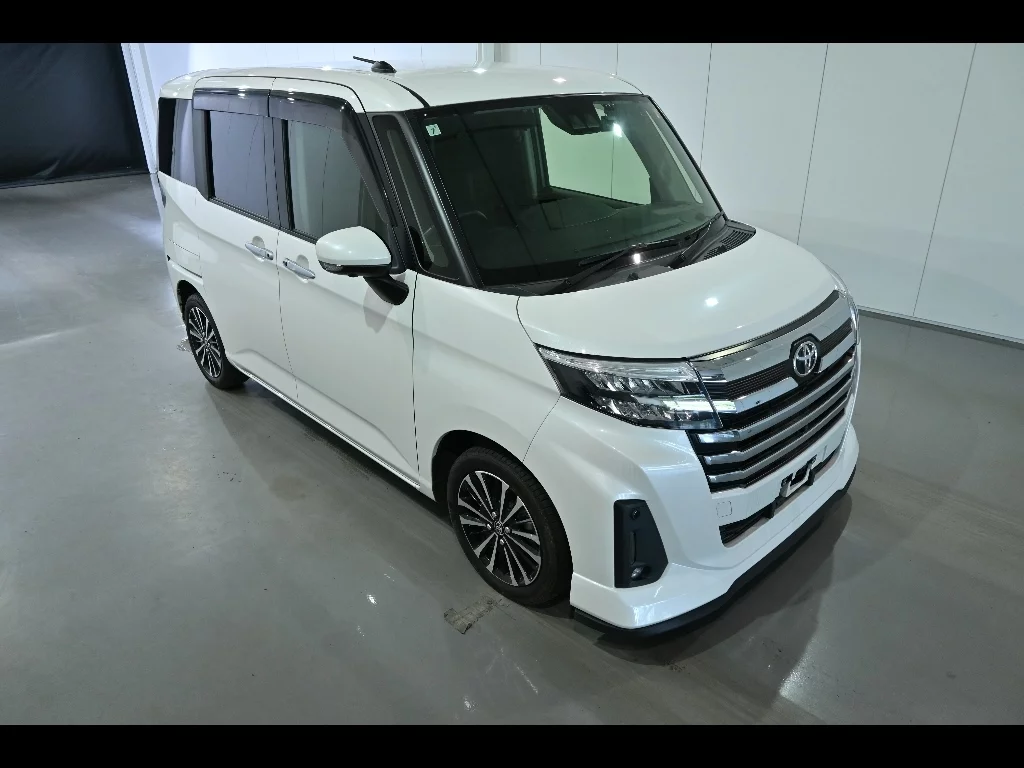 Toyota Roomy M900A 2021
