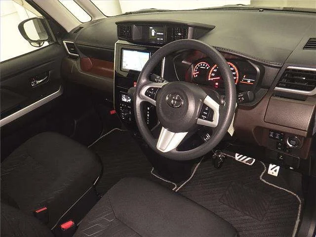 Toyota Roomy M900A 2019