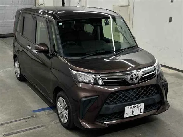 Toyota Roomy M900A 2021