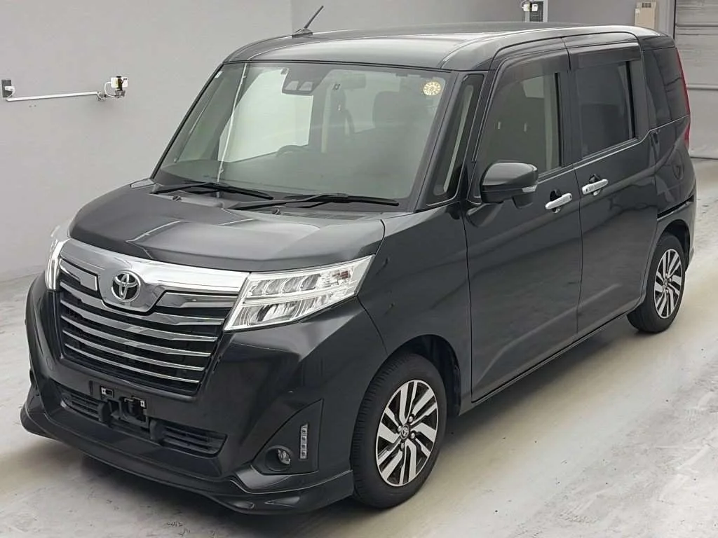 Toyota Roomy M900A 2019