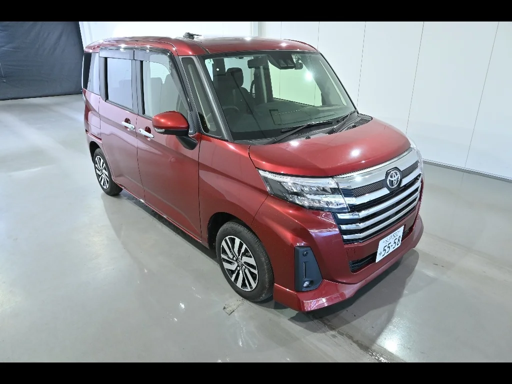 Toyota Roomy M900A 2025