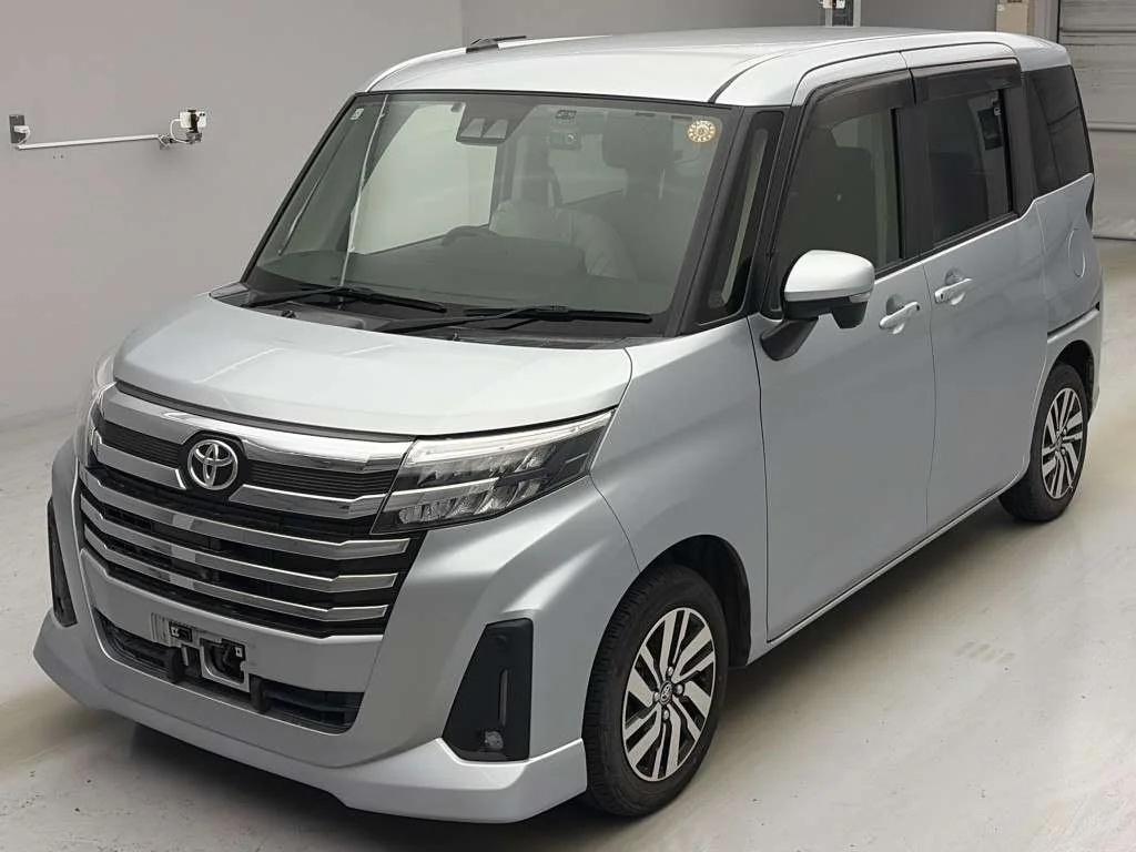 Toyota Roomy M900A 2021