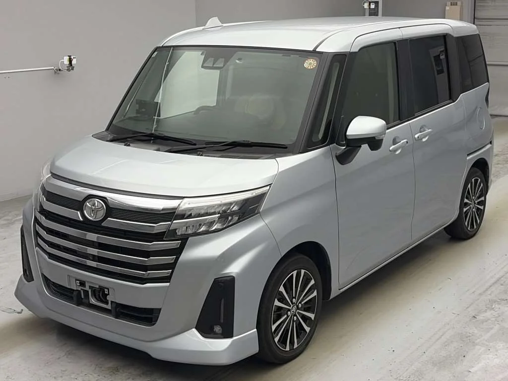 Toyota Roomy M900A 2021
