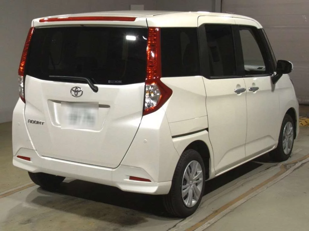 Toyota Roomy M900A 2025