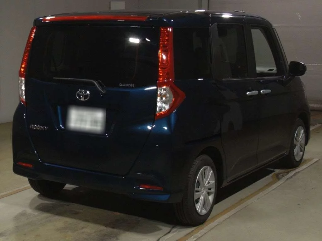 Toyota Roomy M900A 2025