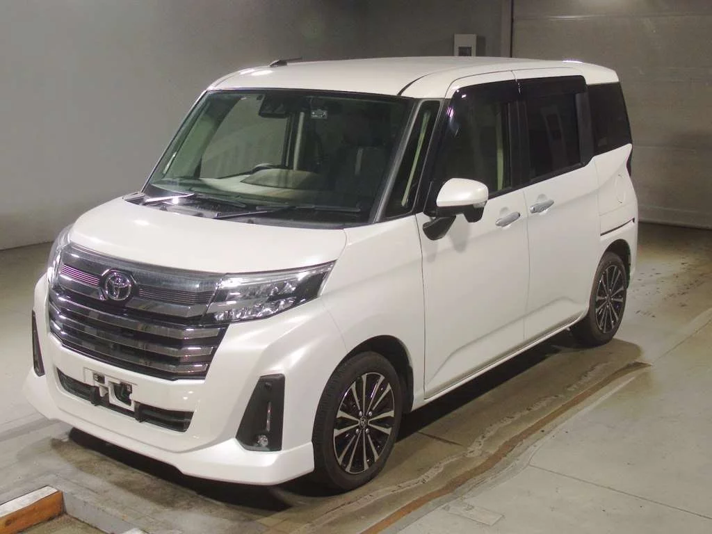 Toyota Roomy M900A 2021