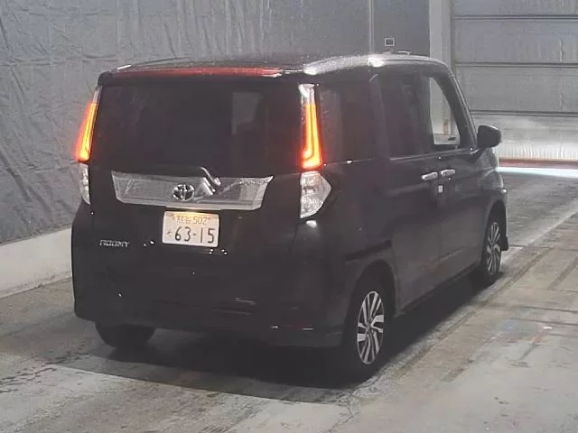 Toyota Roomy M900A 2025