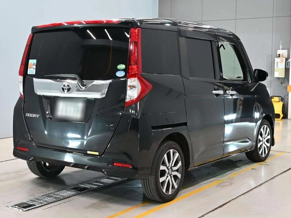 Toyota Roomy M900A 2018