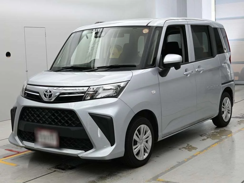 Toyota Roomy M900A 2022