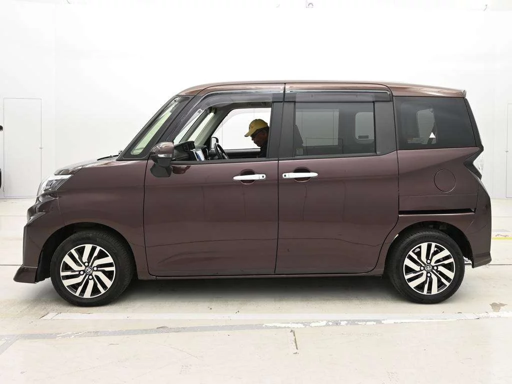 Toyota Roomy M900A 2023