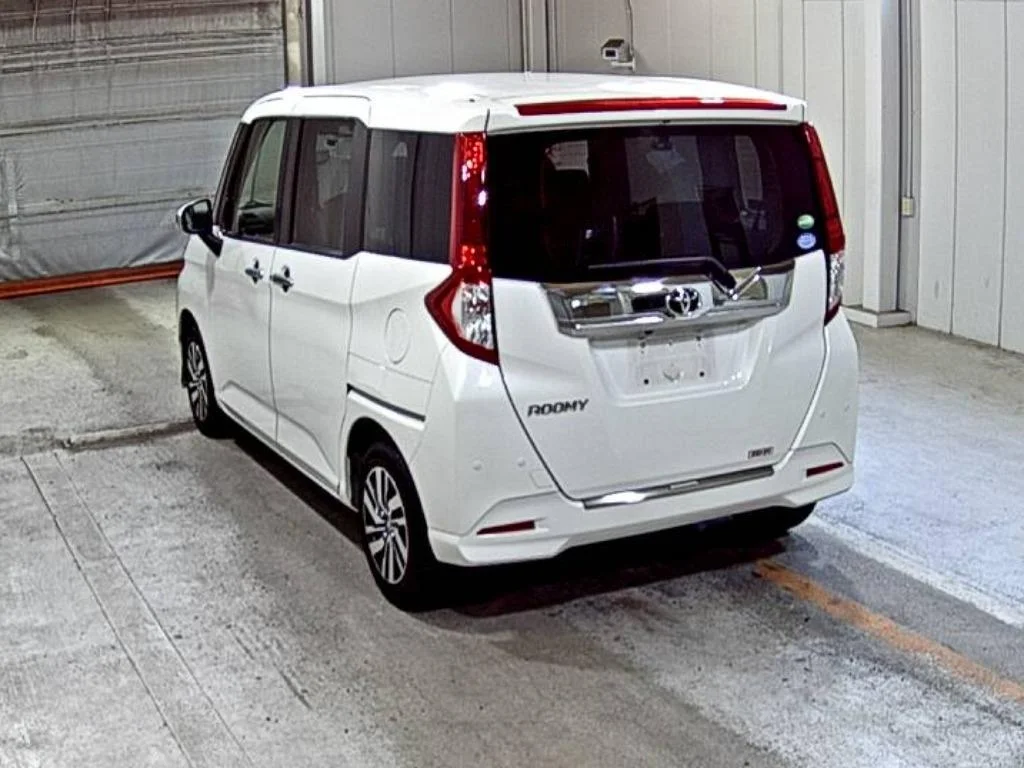 Toyota Roomy M900A 2019