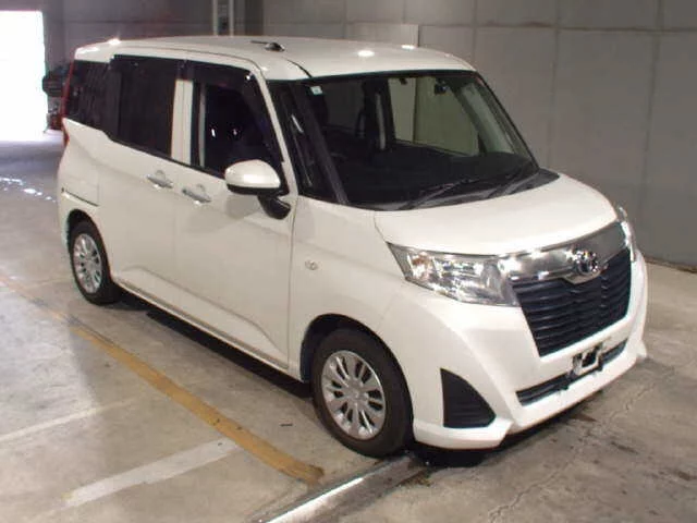 Toyota Roomy M900A 2019