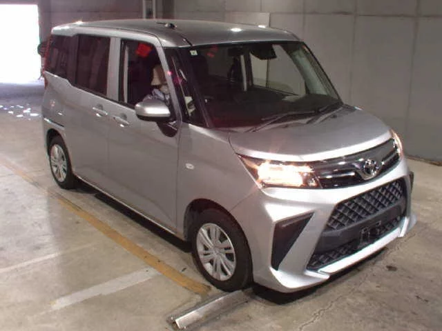 Toyota Roomy M900A 2021