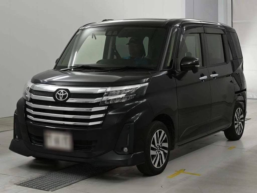 Toyota Roomy M900A 2022