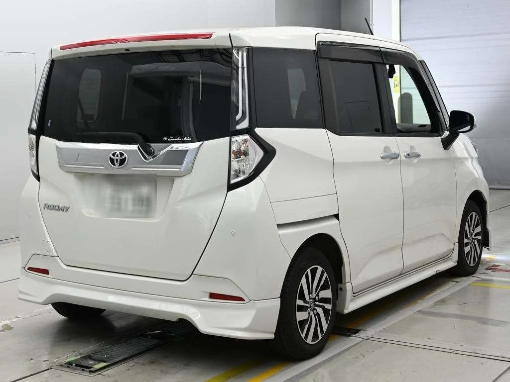 Toyota Roomy M900A 2021