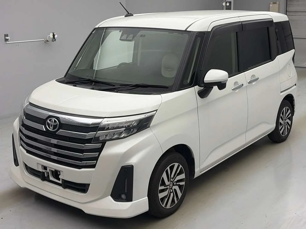 Toyota Roomy M900A 2021