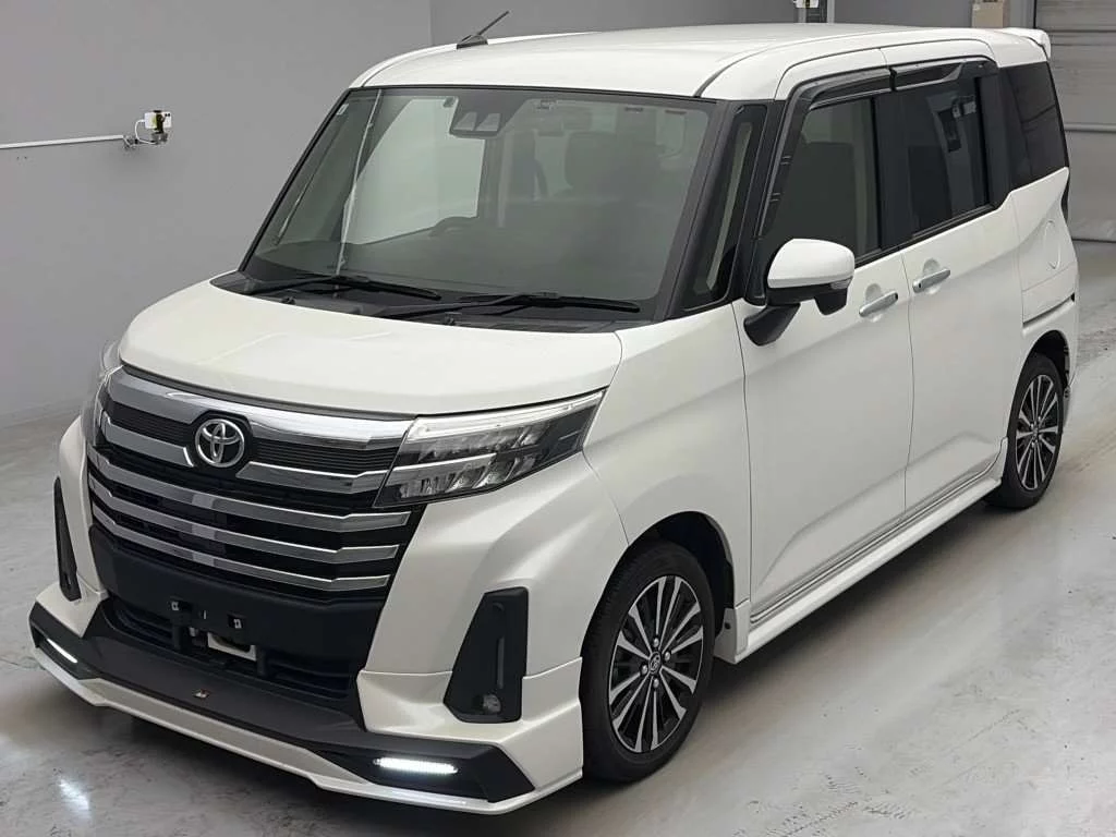 Toyota Roomy M900A 2021