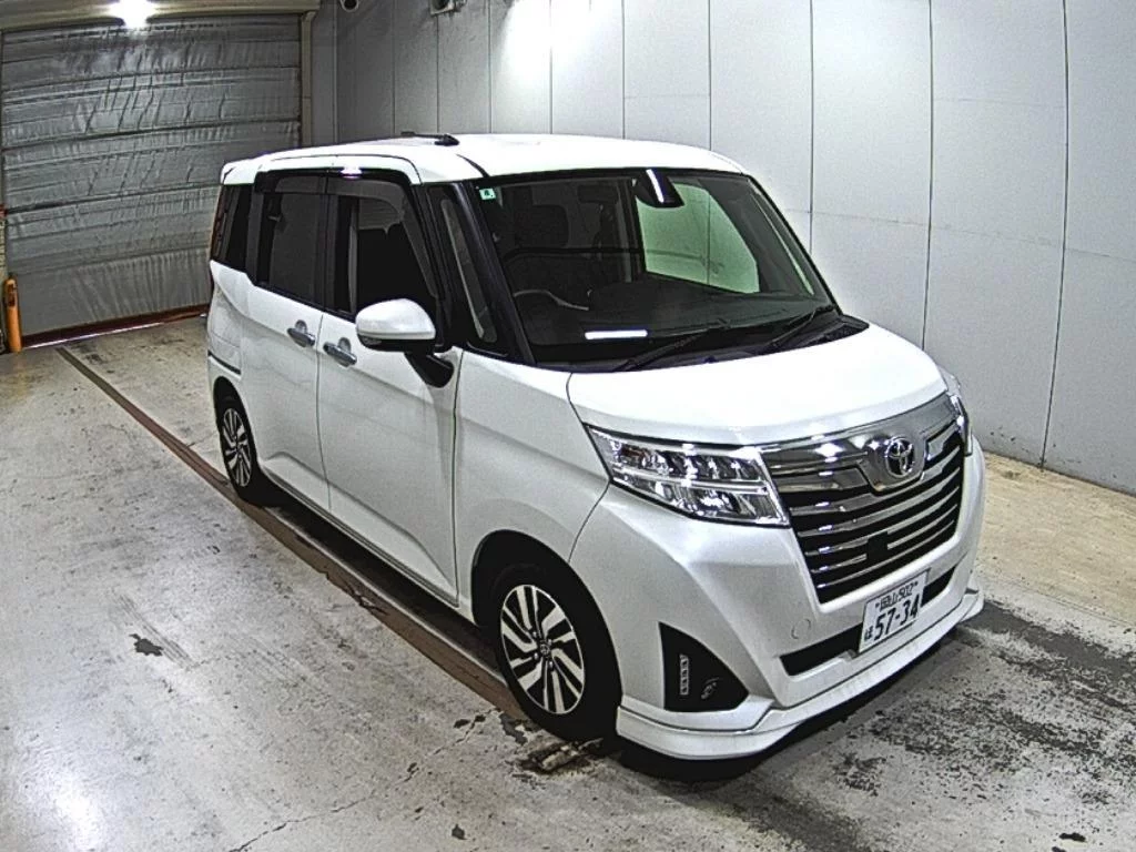 Toyota Roomy M900A 2018