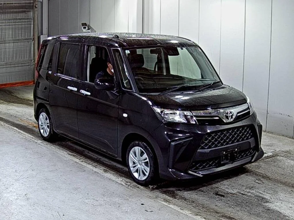 Toyota Roomy M900A 2022