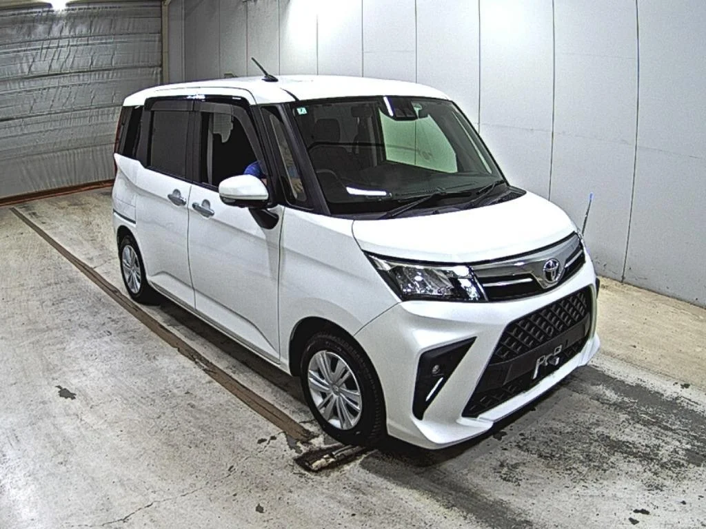 Toyota Roomy M900A 2022