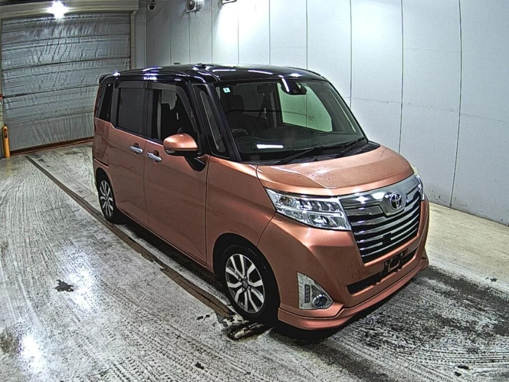 Toyota Roomy M900A 2018