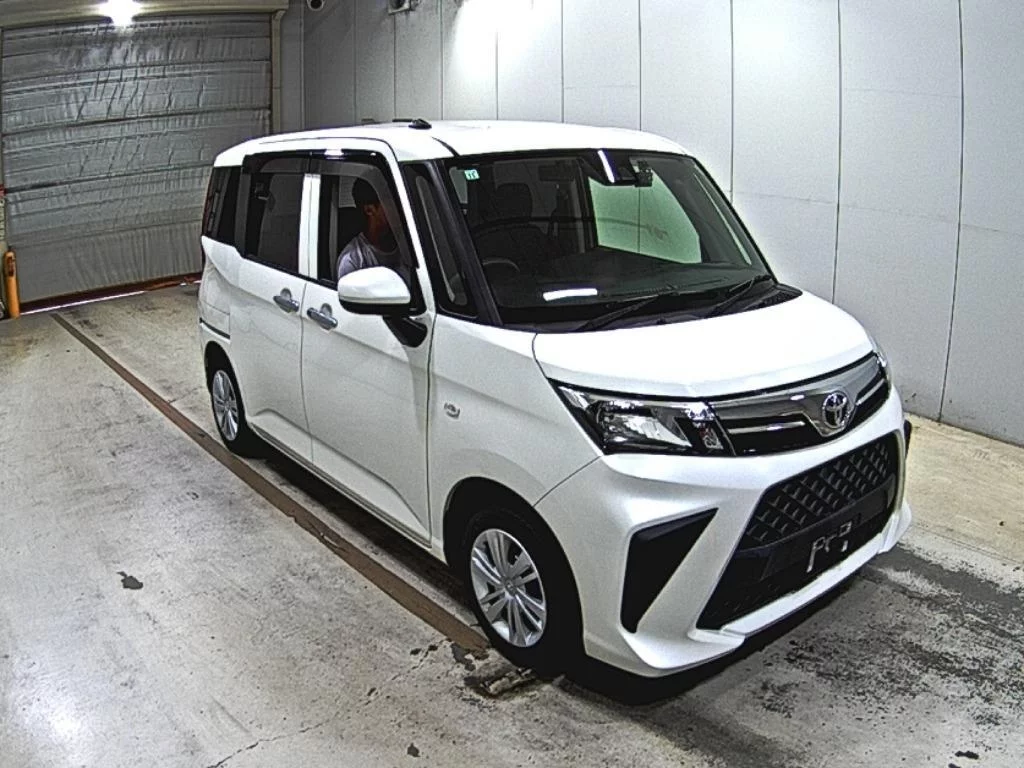 Toyota Roomy M900A 2021