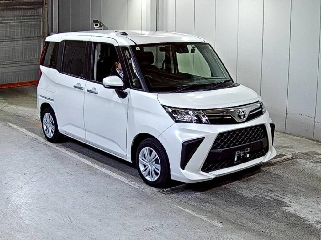 Toyota Roomy M900A 2024