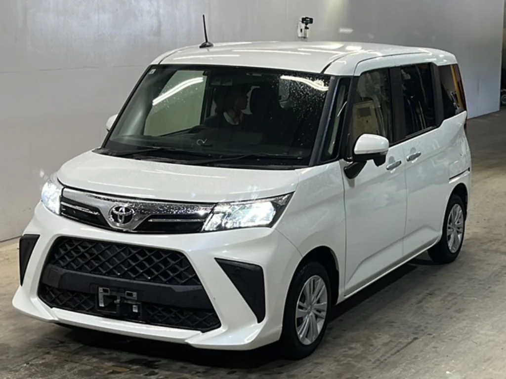Toyota Roomy M900A 2021