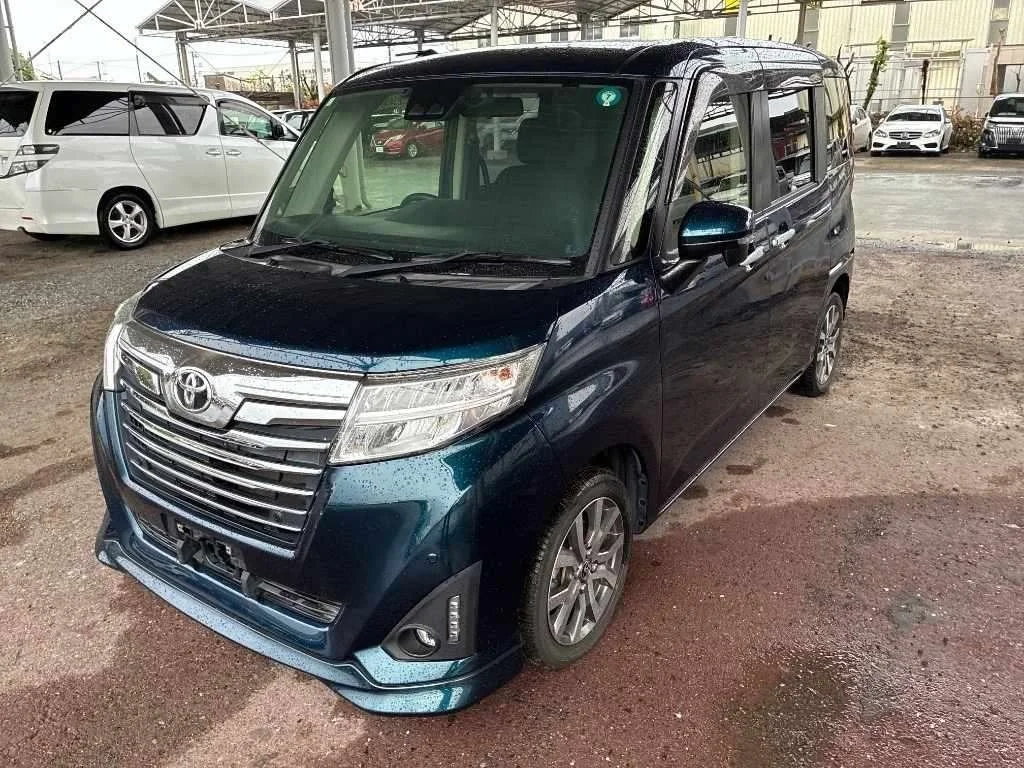Toyota Roomy M900A 2019