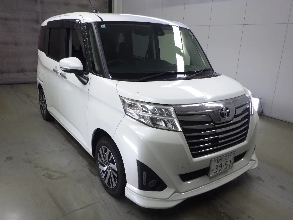 Toyota Roomy M900A 2018