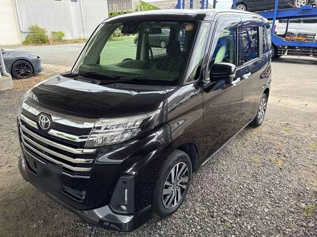 Toyota Roomy M900A 2021